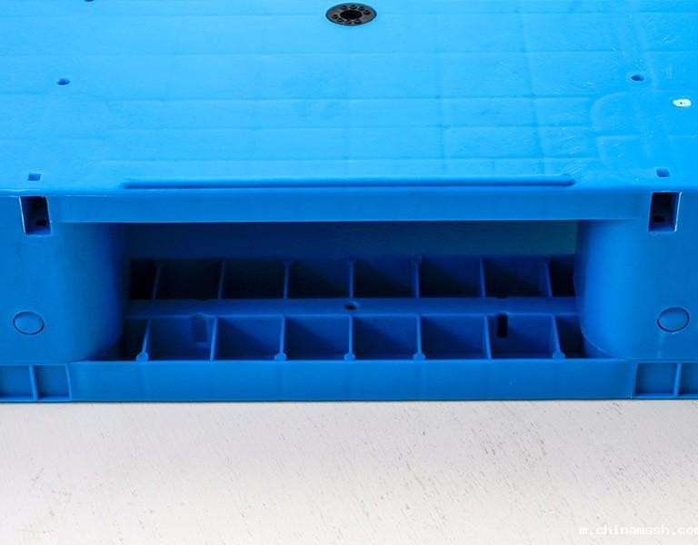 新利1881208平板川字塑料托盘
